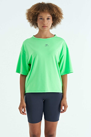 Tommylife Toptan Neon Yeşil O Yaka Baskı Detaylı Oversize Kısa Kol Kadın T-Shirt - 97263