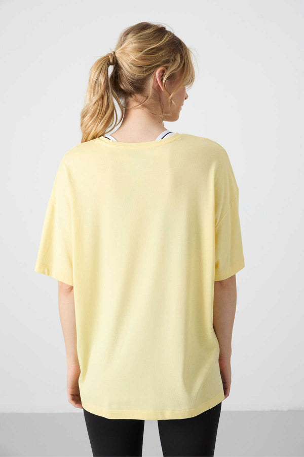 Tommylife Toptan O Yaka Oversize Basic Kadın T-Shirt 97285 Sarı