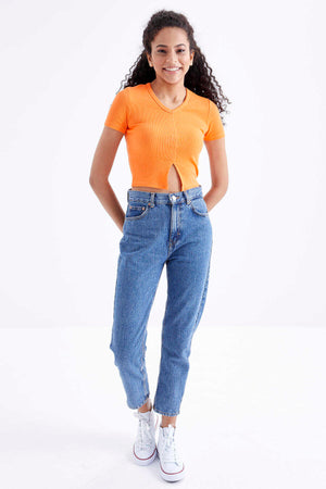 Tommylife Toptan Oranj Basic Önü Yırtmaçlı V Yaka Kadın Crop Top T-Shirt - 97206