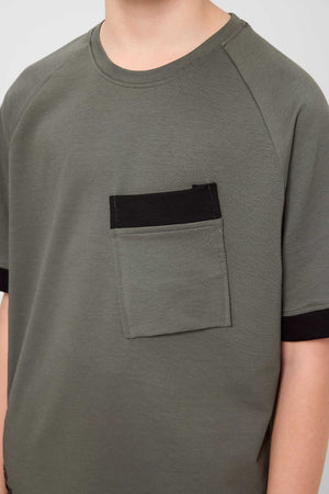 Tommylife Toptan Pamuklu Yumuşak Dokulu Oversize Cep Detaylı Erkek Çocuk T-Shirt 11295 Haki