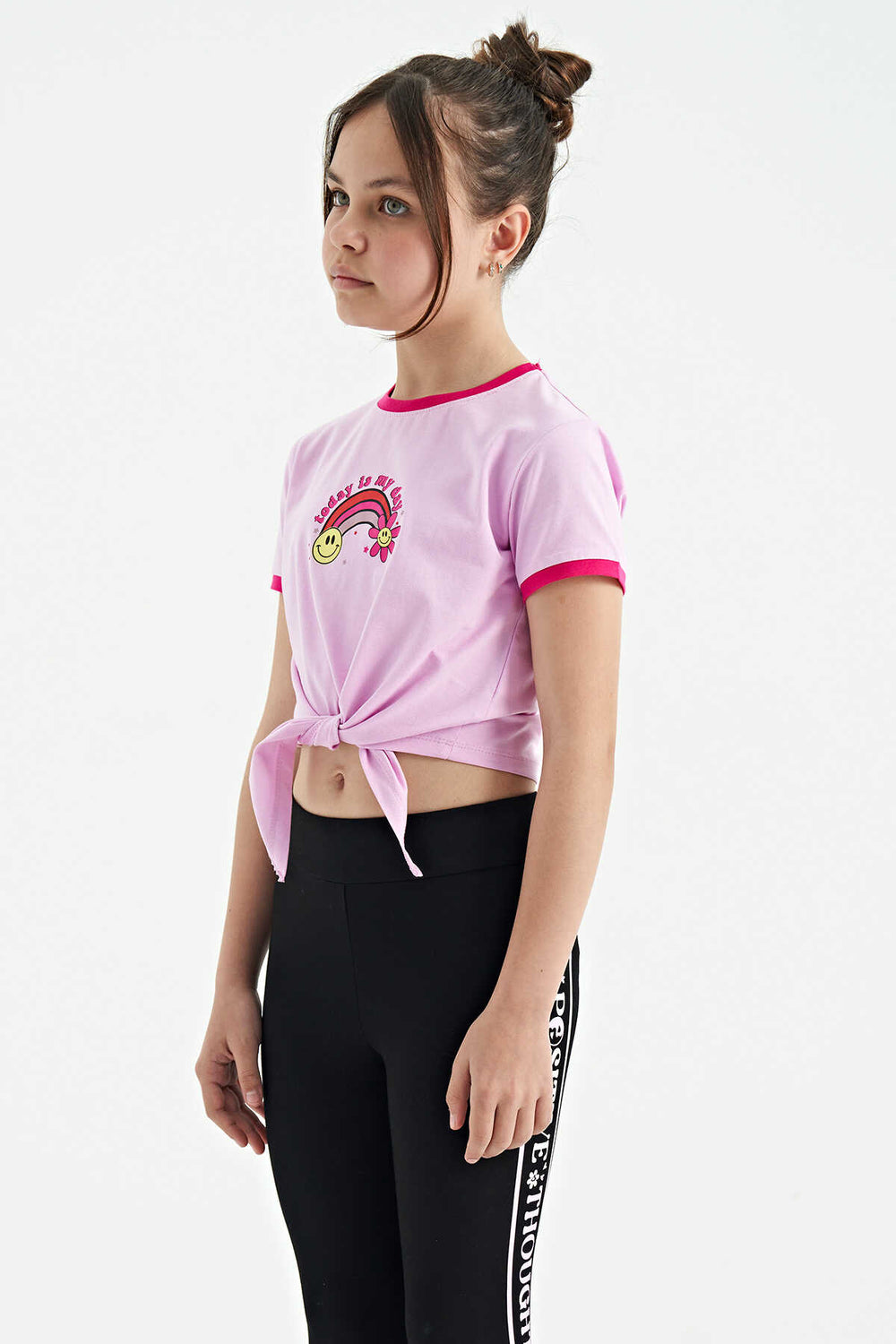 Tommylife Toptan Pembe Baskı Detaylı O Yaka Çok Renkli Bağlama Detaylı Kız Çocuk T-Shirt - 75113