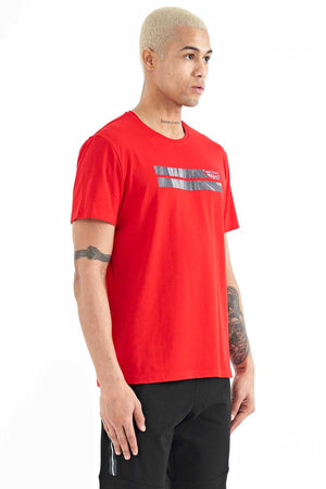 Tommylife Toptan Peter O Yaka Standart Kalıp Baskılı Erkek T-Shirt 88204 Kırmızı