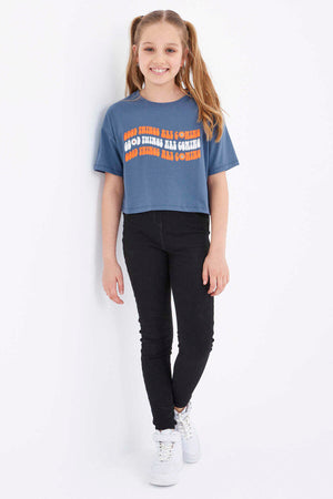 Tommylife Toptan Petrol Oversize Renkli Yazı Baskılı Düşük Omuz O Yaka Kız Çocuk Crop T-Shirt  - 75038