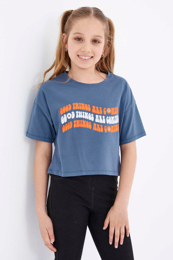 Tommylife Toptan Petrol Oversize Renkli Yazı Baskılı Düşük Omuz O Yaka Kız Çocuk Crop T-Shirt  - 75038