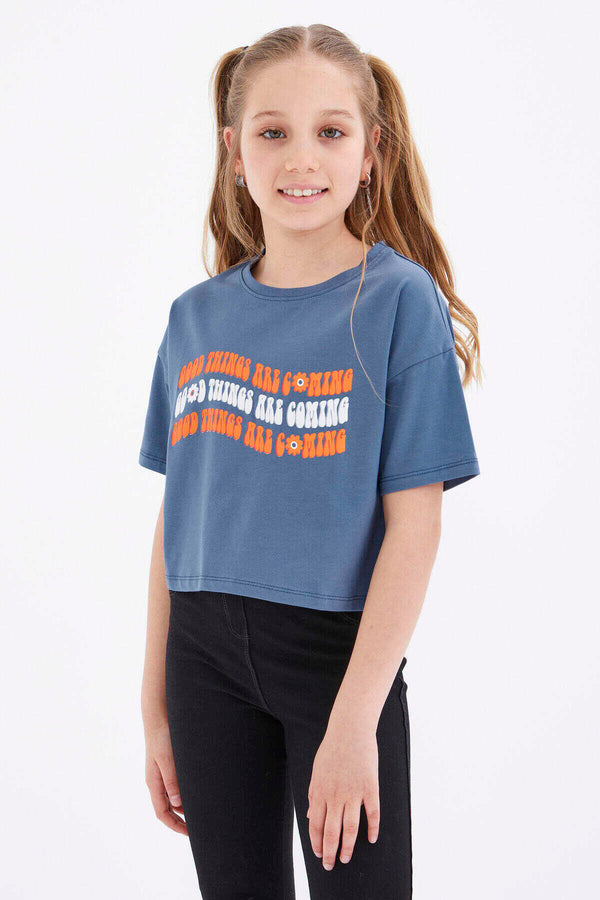 Tommylife Toptan Petrol Oversize Renkli Yazı Baskılı Düşük Omuz O Yaka Kız Çocuk Crop T-Shirt  - 75038