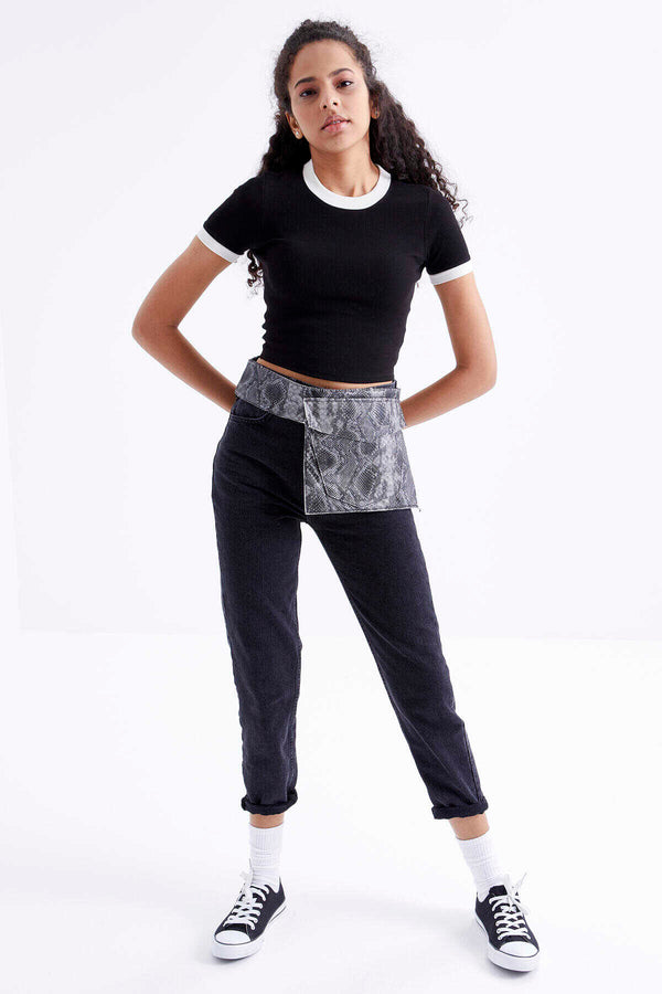 Tommylife Toptan Siyah Basic Kol Detaylı O Yaka Kadın Crop Top T-Shirt - 97200