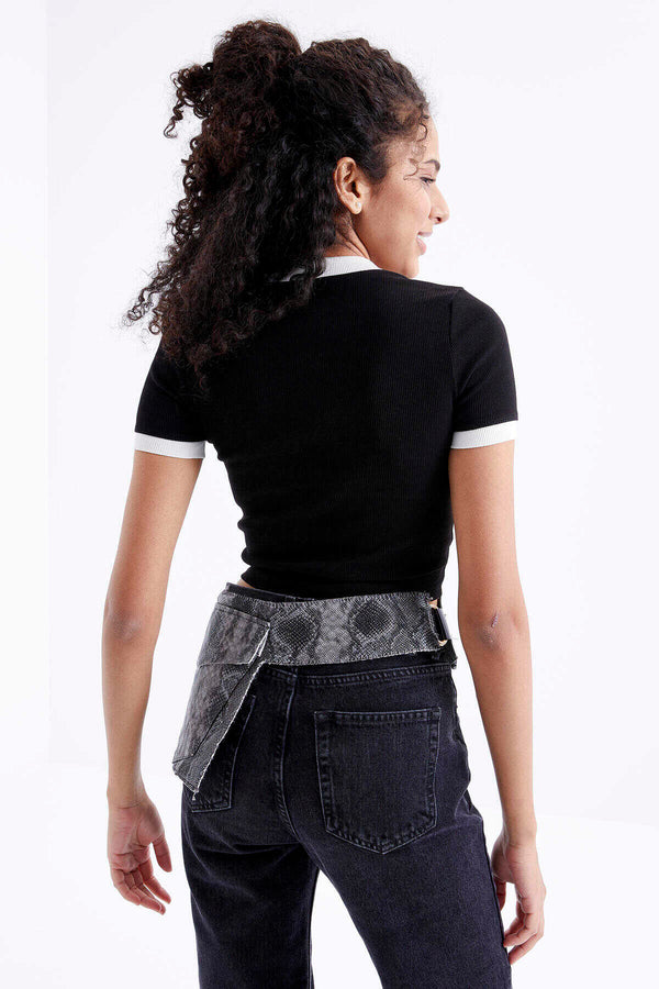 Tommylife Toptan Siyah Basic Kol Detaylı O Yaka Kadın Crop Top T-Shirt - 97200