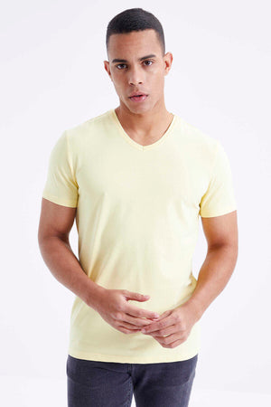 Tricou bărbătesc Tommylife Wholesale cu decolteu în V, croială standard, de bază, 87912, galben