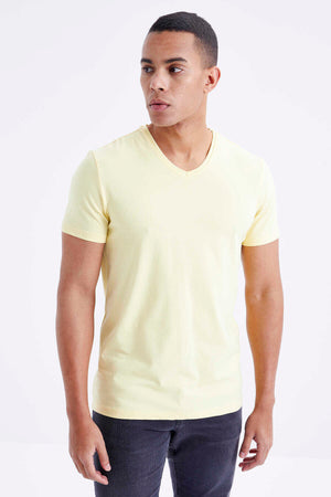 Tricou bărbătesc Tommylife Wholesale cu decolteu în V, croială standard, de bază, 87912, galben